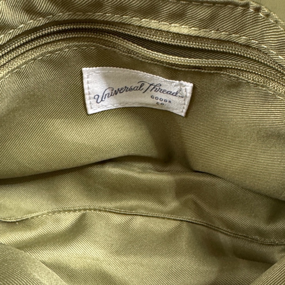 Universal Thread Green Crossbody Bag Euc - image 5